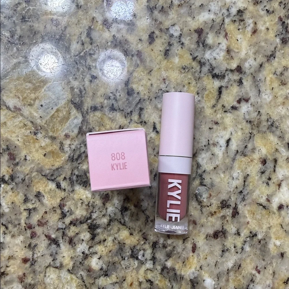 KYLIE Matte Liquid Lipstick in 808 Kylie .03oz Travel Size